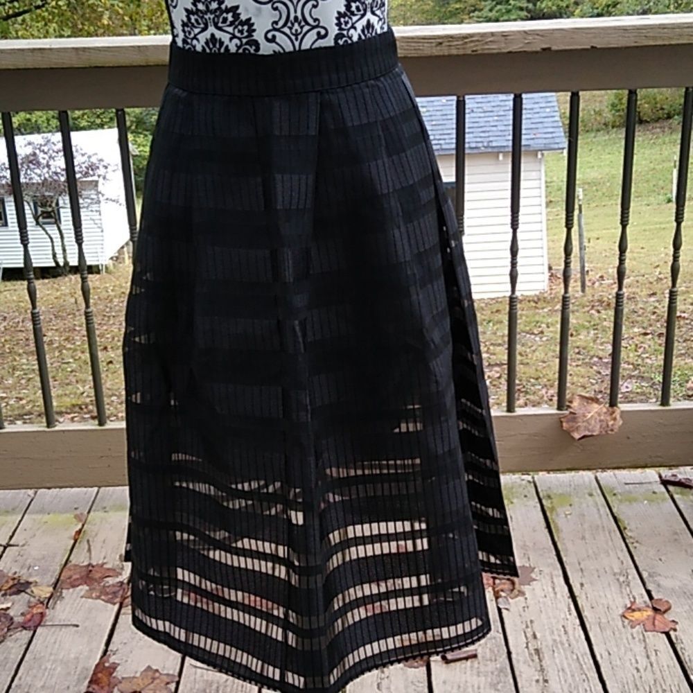 8 for $20 Forever 21 Black Skirt Size S